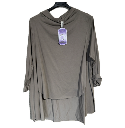 Super leuke shirt met pand verschil en mooi vallende kraag