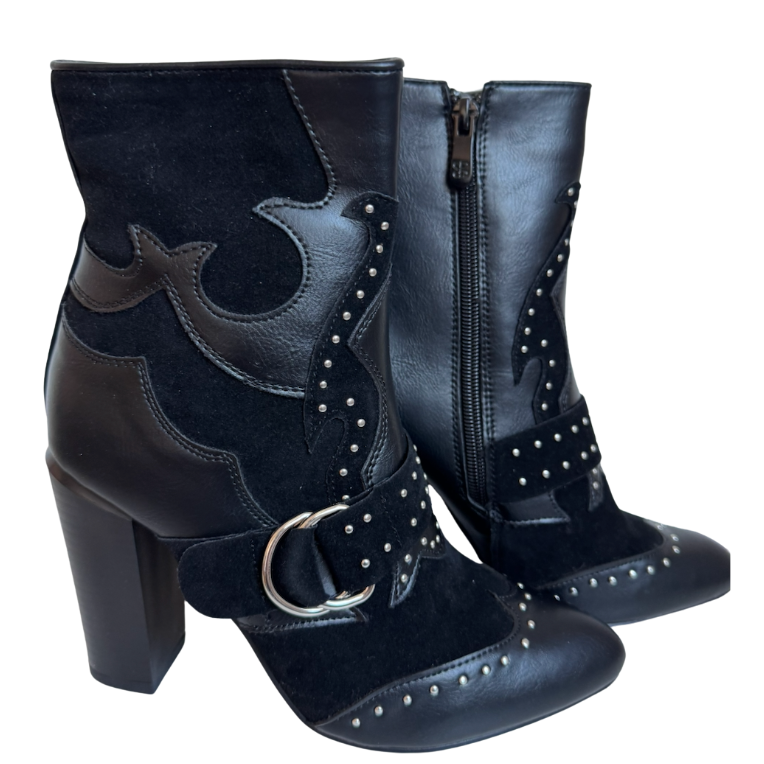 Stoere studded enkellaarsjes  ACTIE #T198